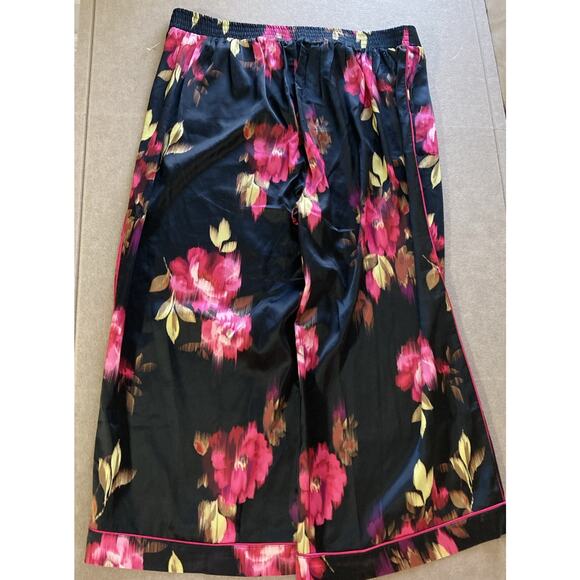 TORRID Wide Leg Satin High Rise Pants Sz 3 Short New Black Pink Floral Stretch - Picture 9 of 10